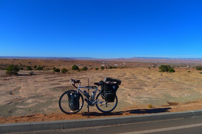 ロードバイクで週末旅行に出かけよう!