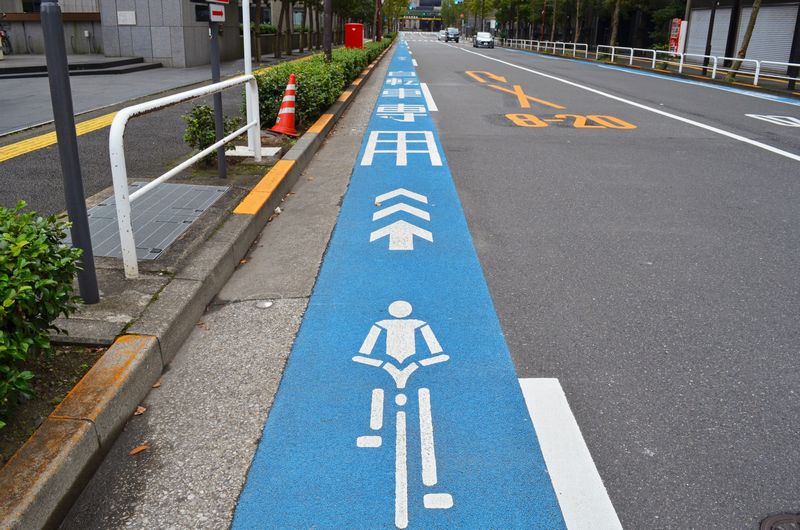 ロードバイクで通勤する!気をつけることとおすすめアイテム